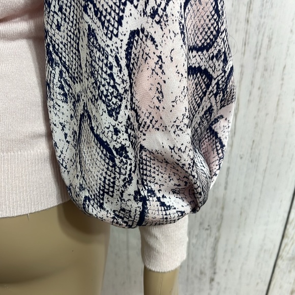 On twelfth Pink Snake Skin Sleeves Sweater Size Small - Picture 7 of 7
